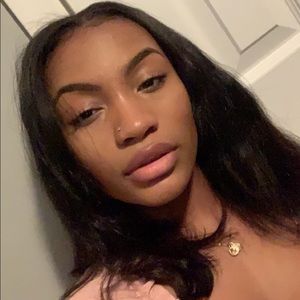 Meet your Posher, Deandra